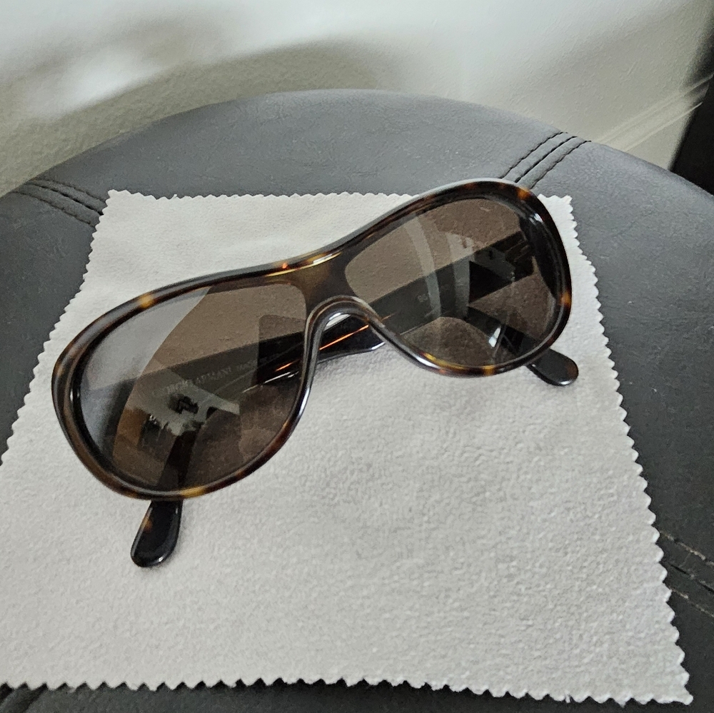Giorgio Armani Vintage Authentic sunglasses - Picture 2 of 5